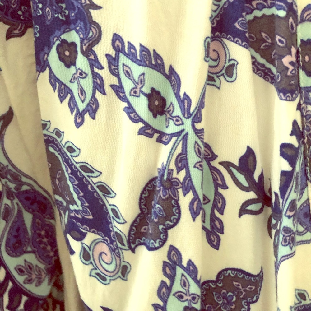 Paisley Crop